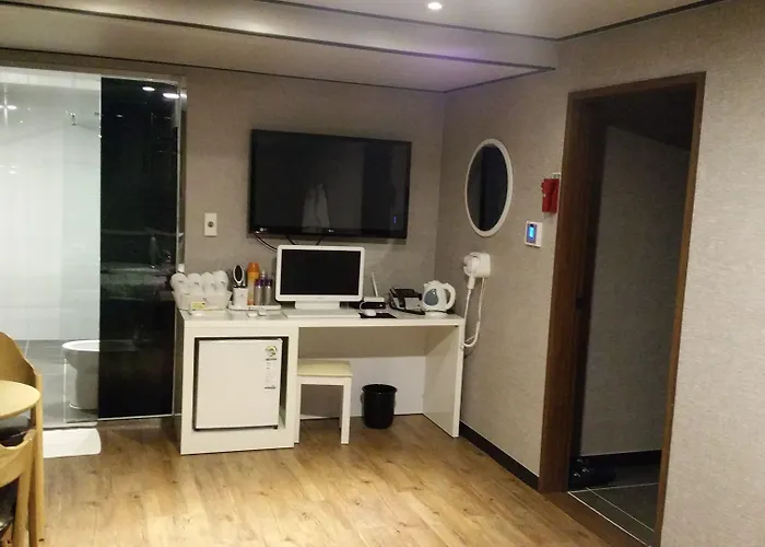 삼락동 호텔 3*